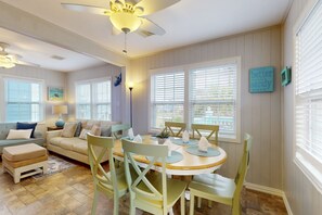 Dining - Sunny, dog-friendly retreat with furnished deck - walk to the beach (Galveston)