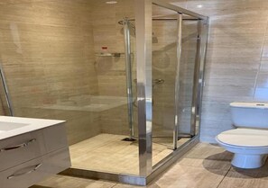 Douche, bidet