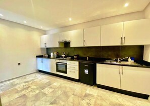 Fridge, oven, stovetop, dishwasher - Superb apartment in Les Jumeaux Marrakech 5212 (Marrakech)