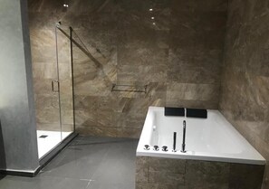 Badewanne, Bidet