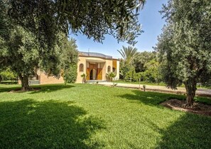 Property grounds - High standing villa with swimming pool 5231 (Marrakech)