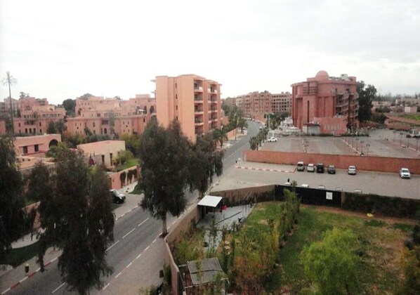 صورة غير مصنفة، 1 من 10، زرّ