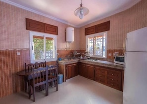 Microwave, stovetop - Superb Floor villa in Chefchaouen 5263 (Chefchaouen)