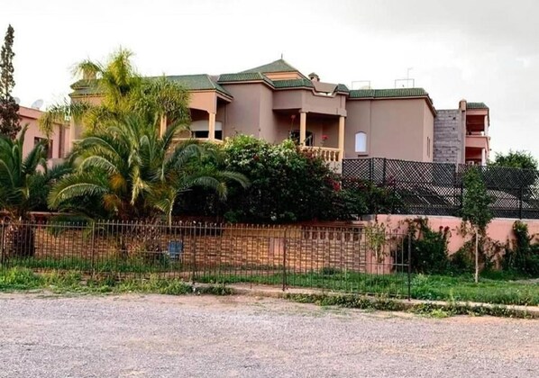 Exterior - Pleasant Villa with pool Route Targa Marrakech 5282 (Marrakech)