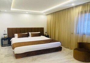 2 chambres, fer et planche à repasser, accès à Internet