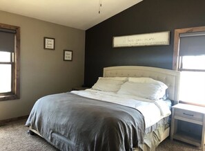 5 bedrooms, desk, travel crib, free WiFi