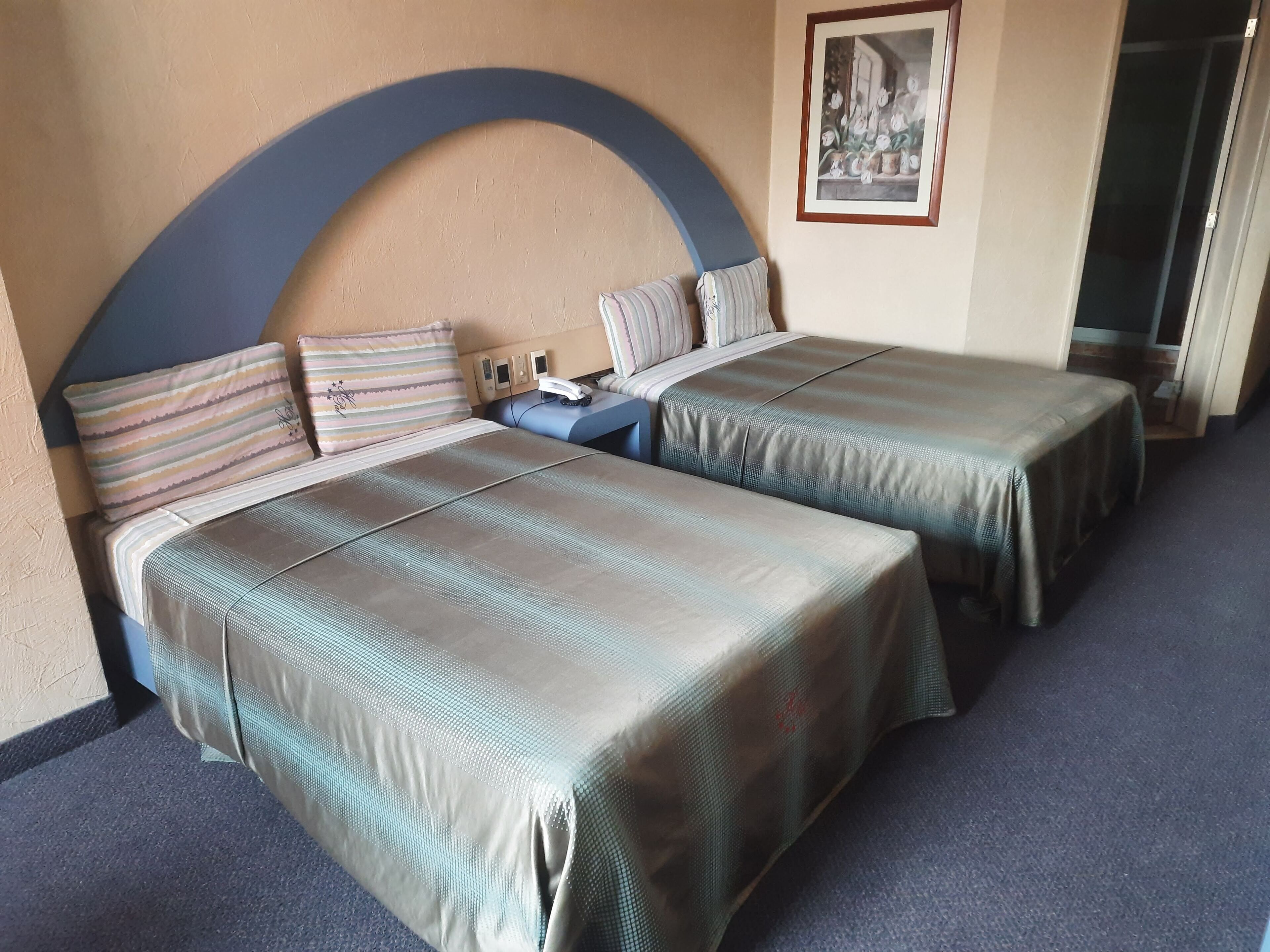 double room | free wifi, bed sheets