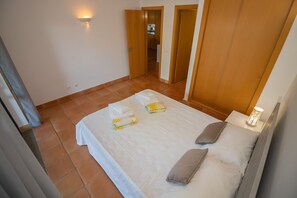 2 bedrooms, iron/ironing board, travel cot, WiFi - Corbo apartment (Lagos)