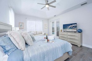 3 bedrooms, desk, iron/ironing board, free WiFi - My Happy Place- Beautiful Waterfront Vacation Home (Cape Coral)