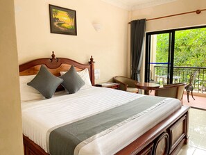 VIP Double Room | Desk, blackout drapes, free WiFi, bed sheets