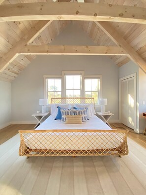 5 makuuhuonetta, työpöytä, vauvan matkasänky, Wi-Fi