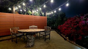 Outdoor dining - Mt Helix Studio Loft with Mountain Views (El)
