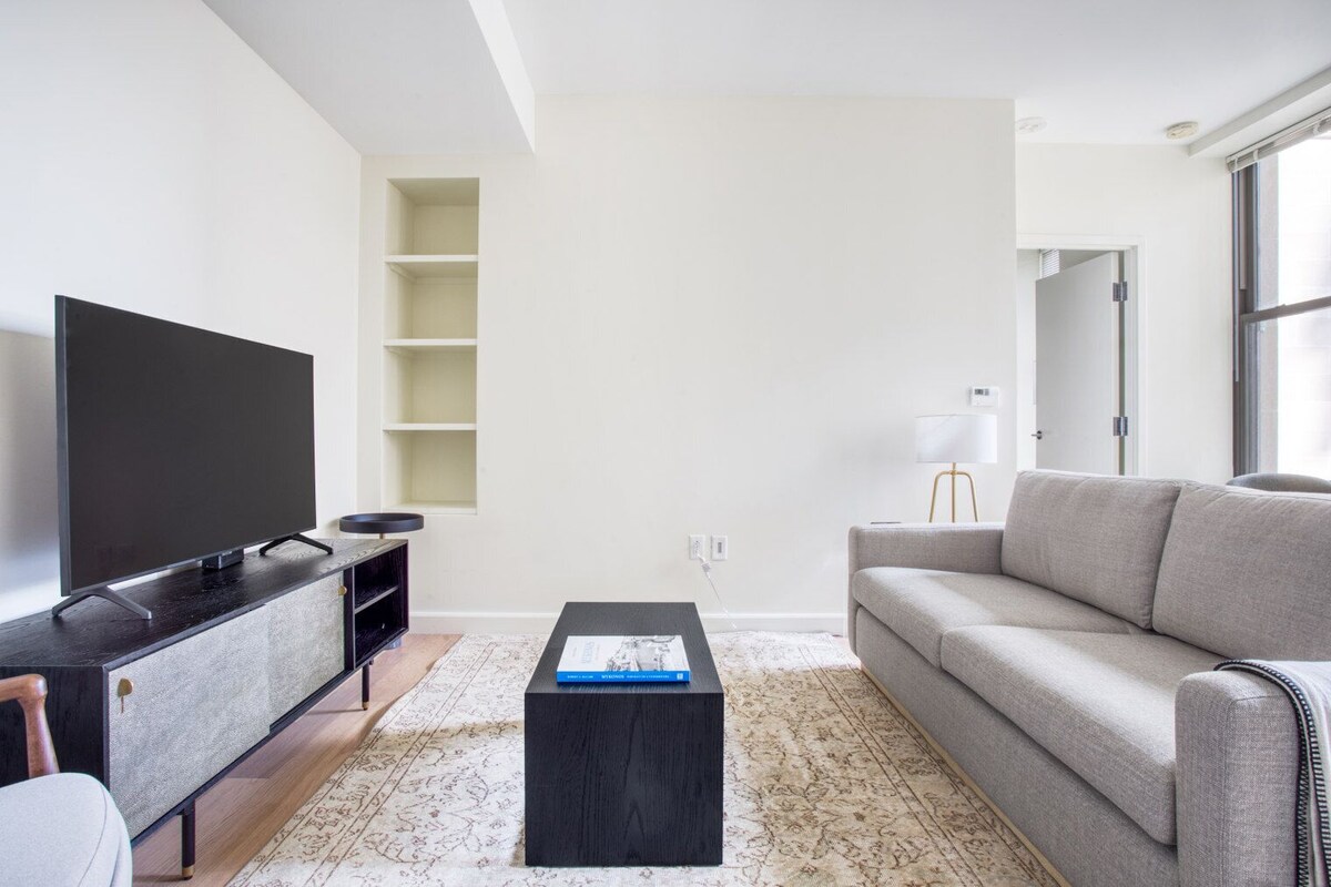 Beauty in Back Bay, 1BR w/ Gym, close to the Common by Blueground