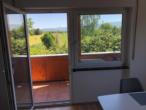 Interior - Apartment "Haus Schwarzwaldblick" with Mountain View, Wi-Fi & Balcony (Achern)