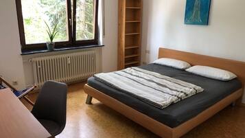 2 chambres, fer et planche Ă repasser, Wi-Fi gratuit, draps fournis