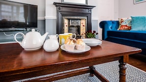 Unclassified image, 5 of 38, button - The Grange, Aldeburgh (Aldeburgh)
