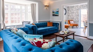 Unclassified image, 3 of 38, button - The Grange, Aldeburgh (Aldeburgh)
