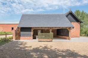 Exterior - Geoff's Rest, Pond Hall Farm, Hadleigh (Ipswich)