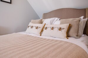 1 bedroom, laptop workspace, bed sheets