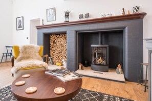 Interior - One The Old School, Leiston (Leiston)