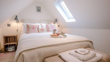 1 bedroom, laptop workspace, bed sheets