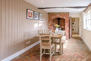 Dining - The Farmhouse, Boundary Farm, Framlingham (Woodbridge)