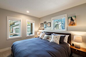 4 bedrooms, iron/ironing board, WiFi, bed sheets - Soak in Luxury: Cozy Private Hot Tub Near Main Street Attractions! (Park City)