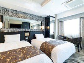 Deluxe Twin Beds Room, Non Smoking | Down comforters, desk, blackout drapes, free WiFi