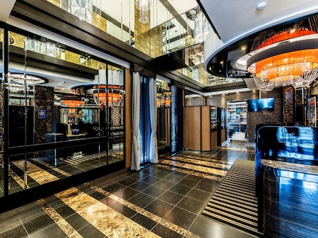 Reception. APA Hotel Namba Shinsaibashi Nishi