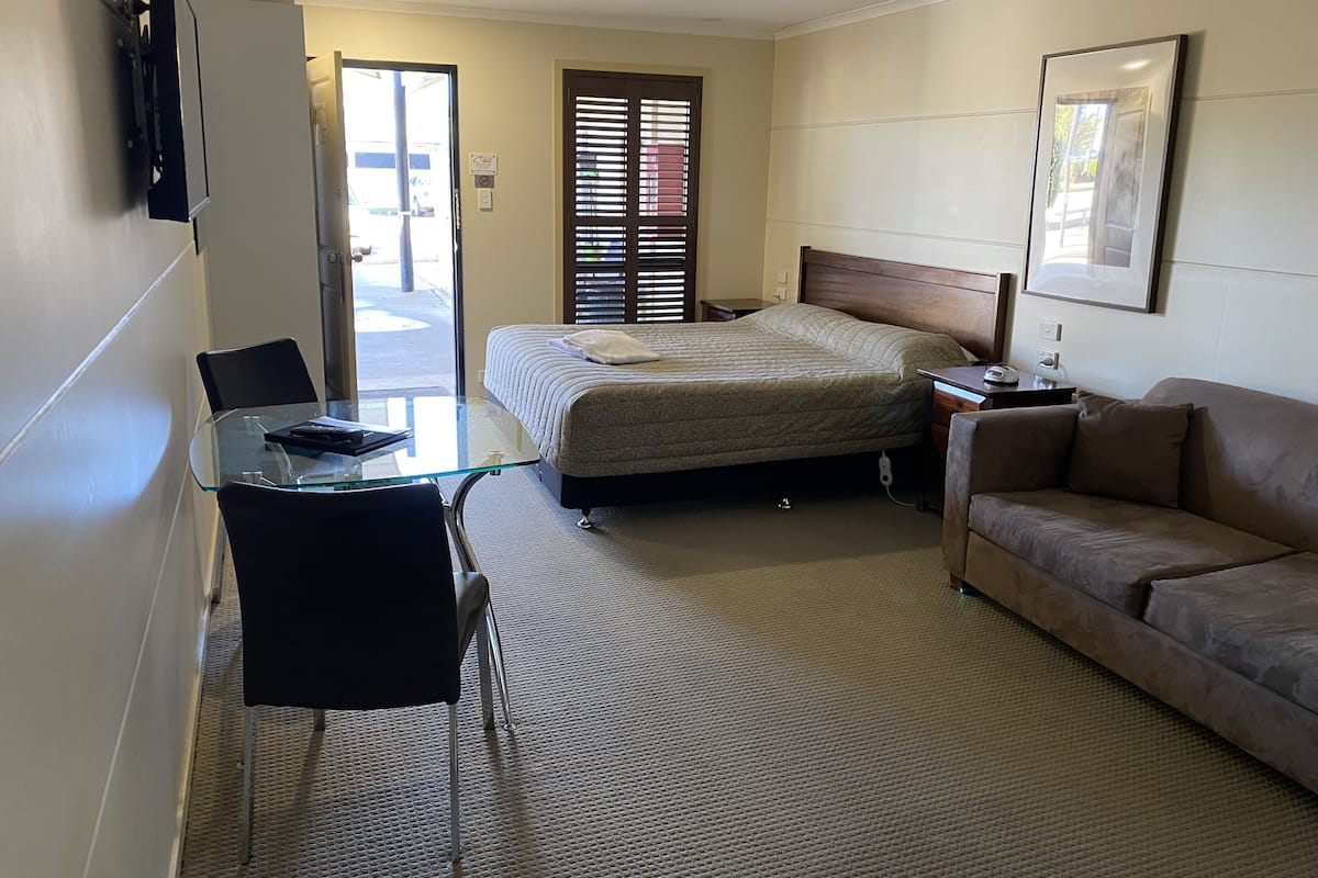 Down duvets, pillow-top beds, desk, iron/ironing board