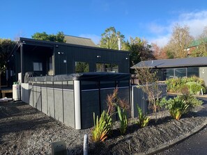 Property grounds - Tiffany Resort complete with swim spa and outdoor kitchen (Ohakune)