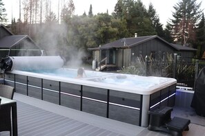 Outdoor pool, a heated pool - Tiffany Resort complete with swim spa and outdoor kitchen (Ohakune)
