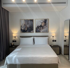 Premium bedding, minibar, in-room safe, desk - Swiss-Belinn Sharq Kuwait (Kuwait City)