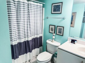 Hair dryer, towels, soap, toilet paper - Beautiful Ocean Views 2/2 Condo  (Orange Beach)
