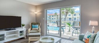 Newly Renovated! Beach Access, Tennis, Close to Downtown, Ocean and Pool Views! $300 in Free Tickets