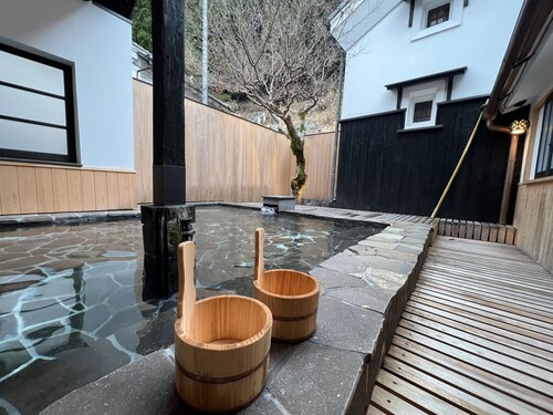 NEOLD Private House Ancient house with a hearth surrounded by the rich nature of Yoshino