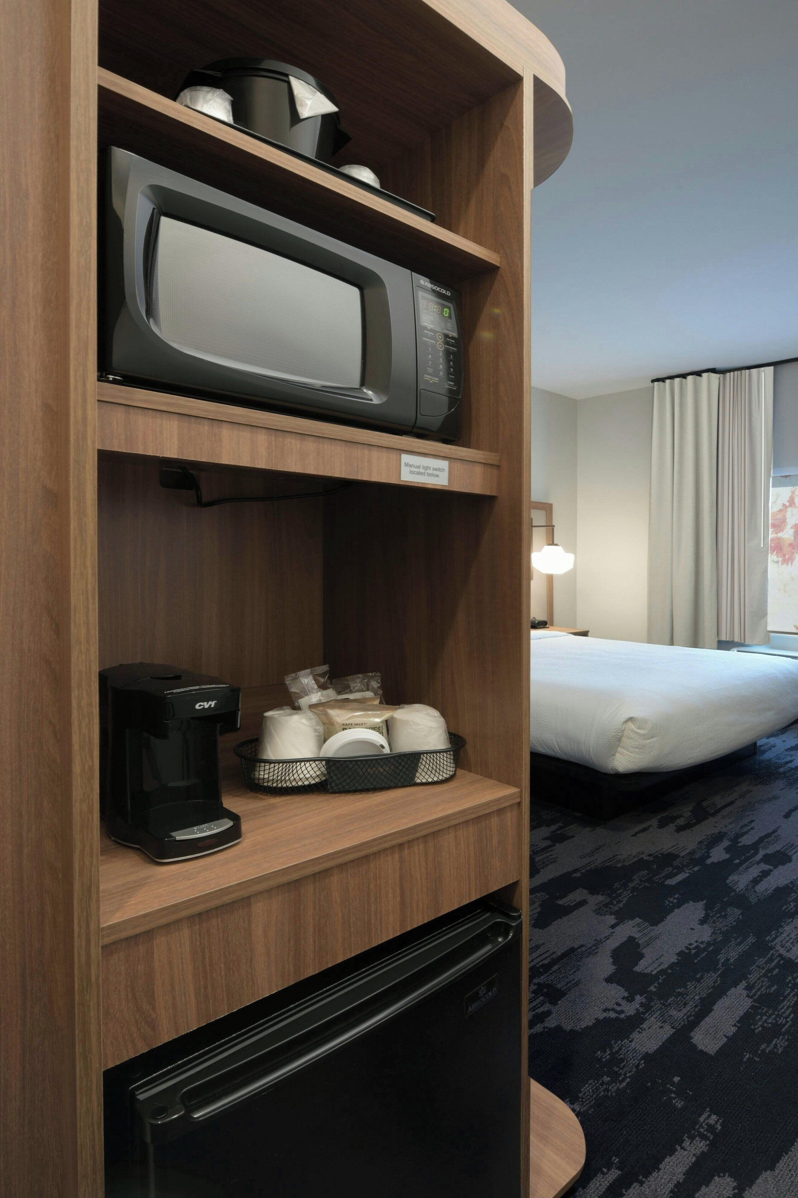 executive suite, 1 king bed with sofa bed, non smoking | 1 bedroom, desk, blackout curtains, iron/ironing board