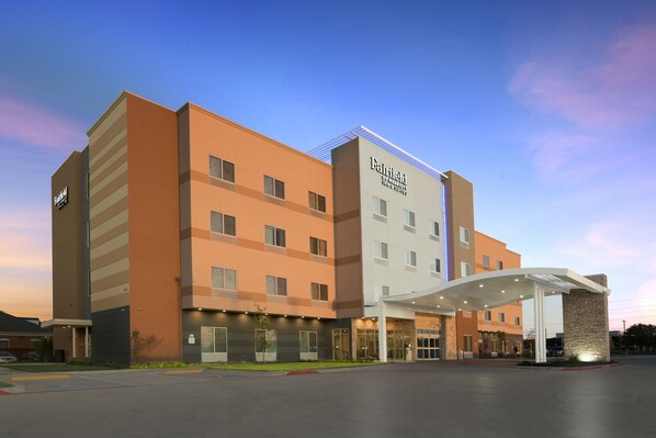 Exterior - Fairfield Inn and Suites Dallas East (Dallas)