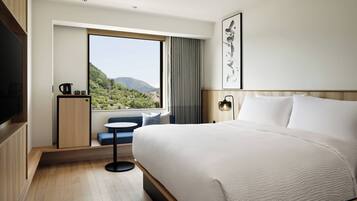 Down duvets, in-room safe, desk, blackout curtains