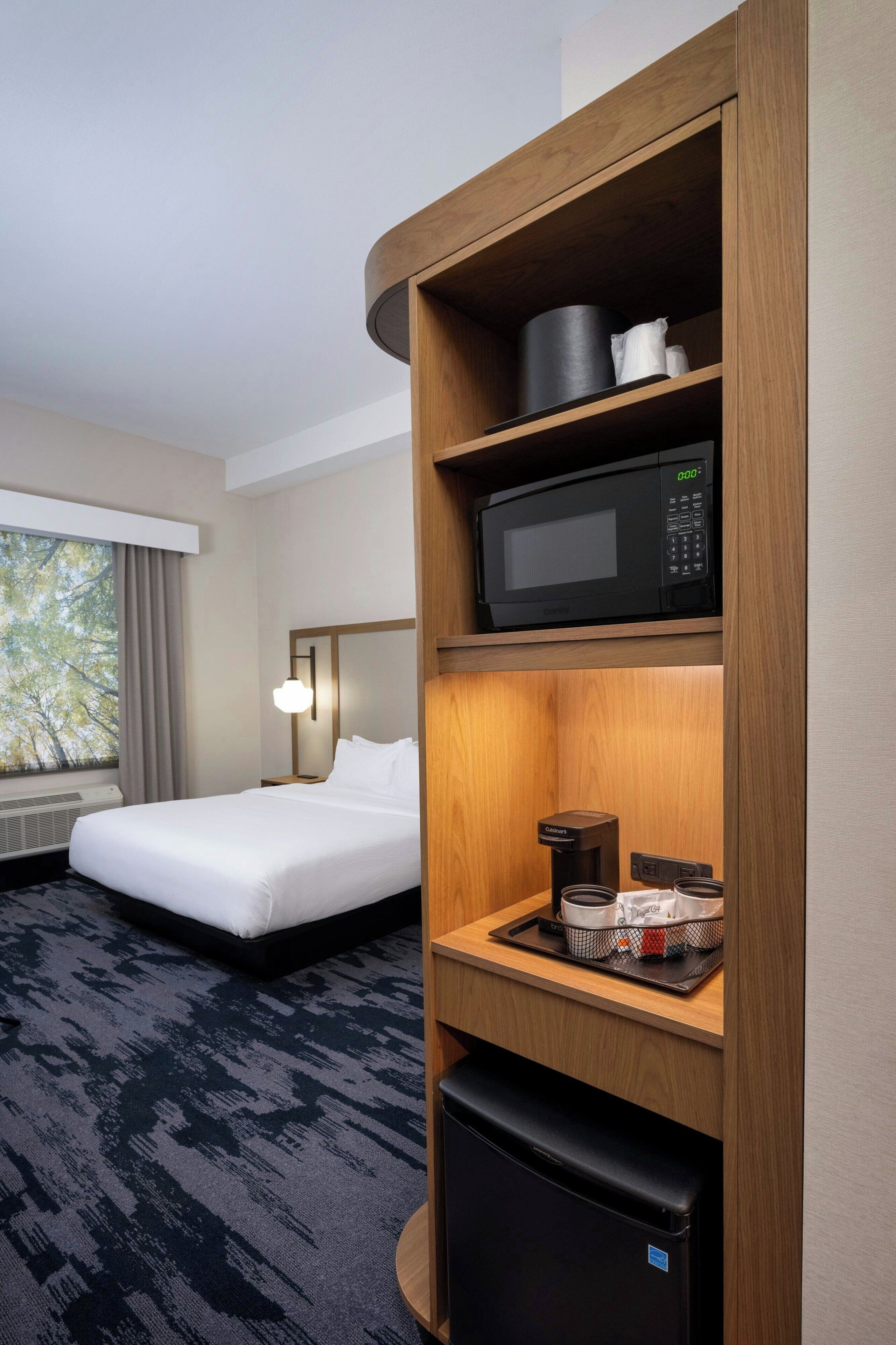 room, 1 king bed, non smoking | desk, blackout curtains, iron/ironing board, free wifi