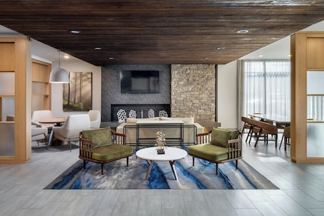 Lobby lounge. Fairfield Inn & Suites by Marriott Louisville Shepherdsville