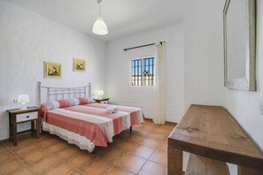3 Schlafzimmer, Bügeleisen/Bügelbrett, kostenloses WLAN, Bettwäsche