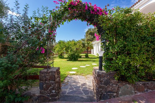 Holiday Home ‘Villa Mula 1’ with Wi-Fi, Garden & Shared Pool