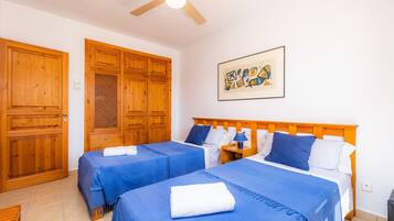 3 bedrooms, iron/ironing board, free WiFi, bed sheets