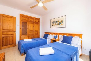 3 bedrooms, iron/ironing board, free WiFi, bed sheets