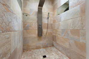 Dusche, Regendusche, Haartrockner