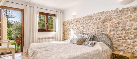 2 chambres, fer et planche Ă repasser, Wi-Fi gratuit, draps fournis