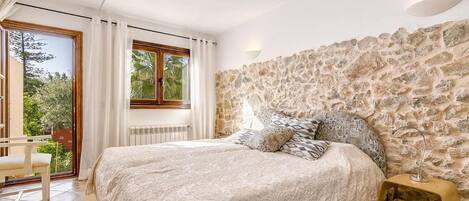 2 quartos, ferros/tábuas de passar roupa, Wi-Fi de cortesia