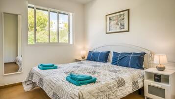 2 chambres, fer et planche Ă repasser, Wi-Fi gratuit, draps fournis