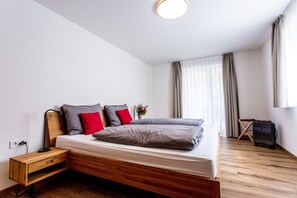 2 bedrooms, in-room safe, desk, travel cot - Oak - Siegelsbacher Mühle (Siegelsbach)